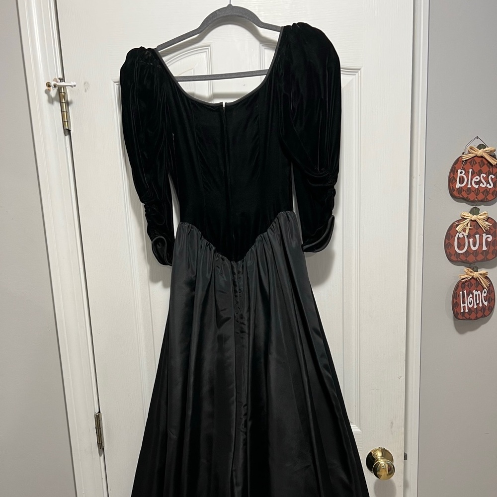 Vintage '80s Gunne Sax Puff Sleeve Velvet Dress